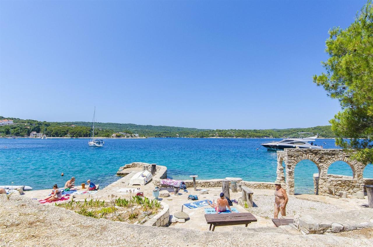 Apartments Kazimir Nečujam エクステリア 写真