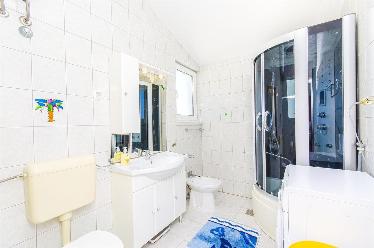 Apartments Kazimir Nečujam エクステリア 写真