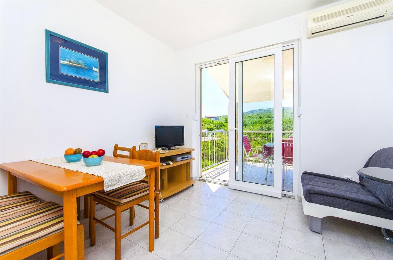 Apartments Kazimir Nečujam エクステリア 写真