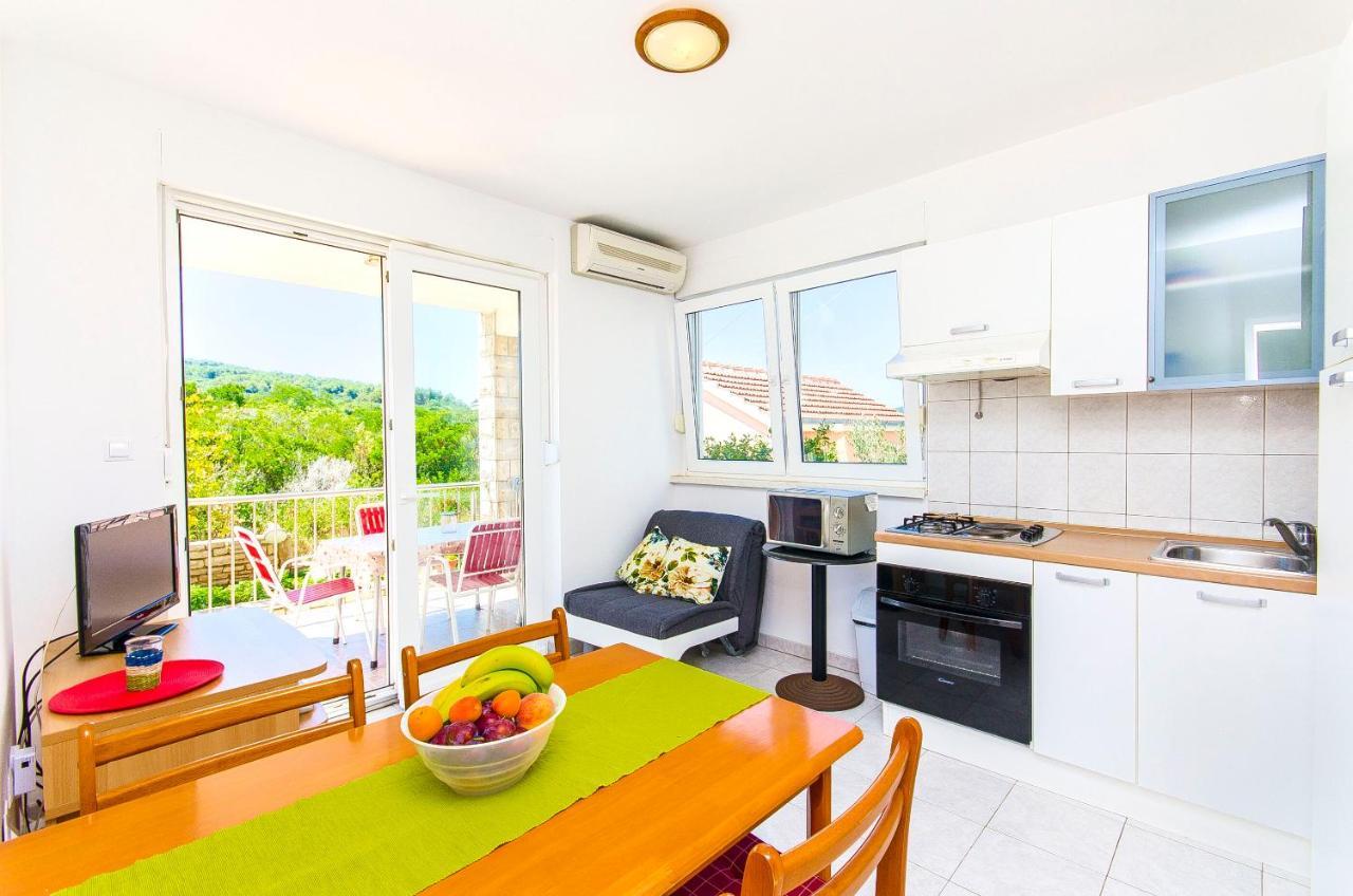Apartments Kazimir Nečujam エクステリア 写真